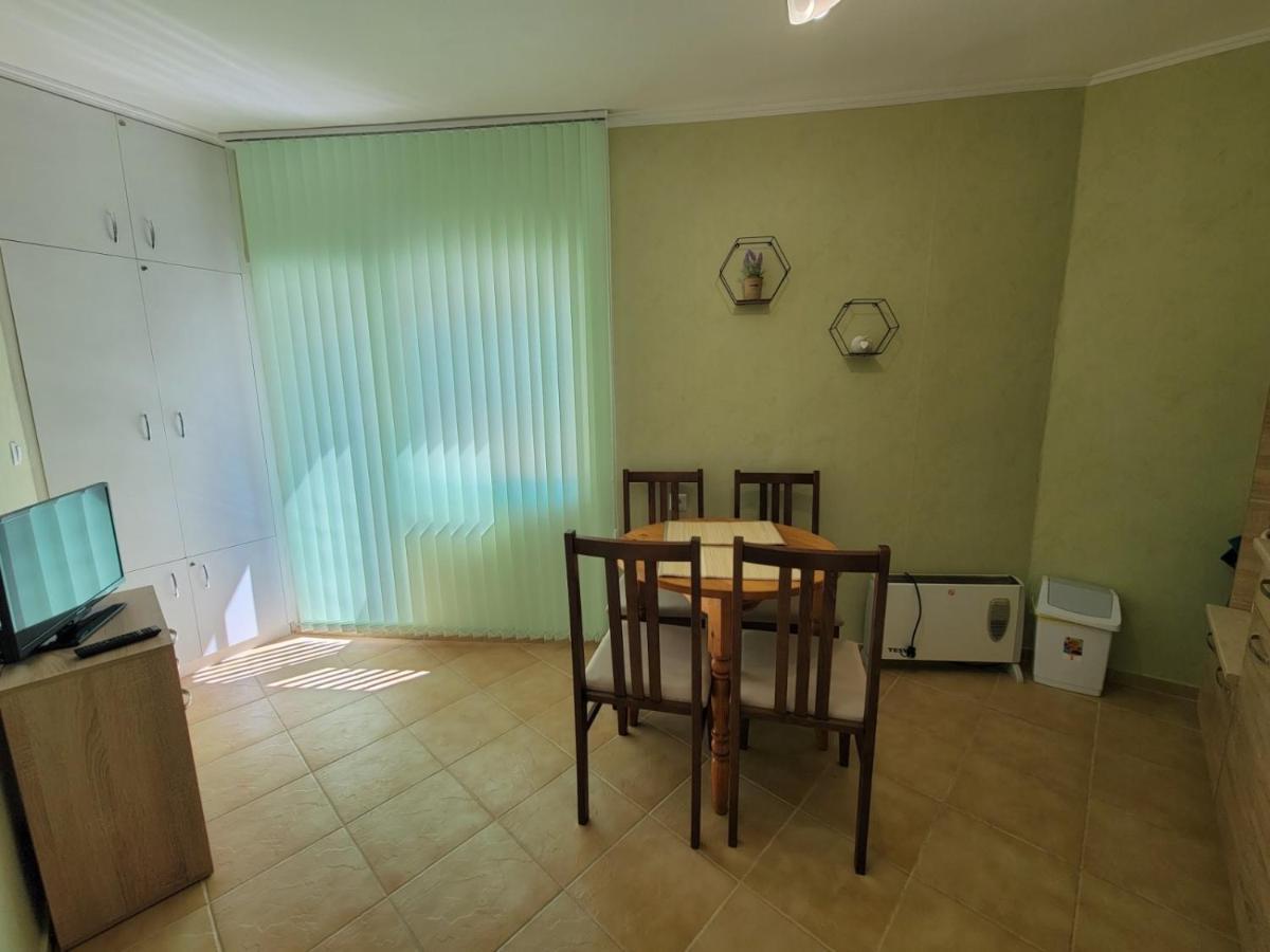 Prista Apartment Ruse Esterno foto